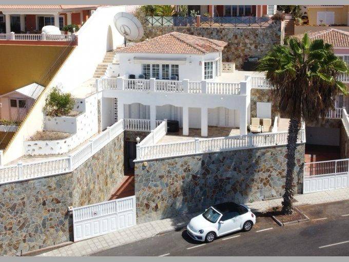 SPACIOUS VILLA IN SAN EUGENIO ALTO FOR SALE