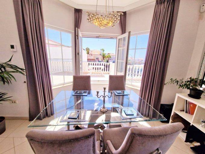 SPACIOUS VILLA IN SAN EUGENIO ALTO FOR SALE
