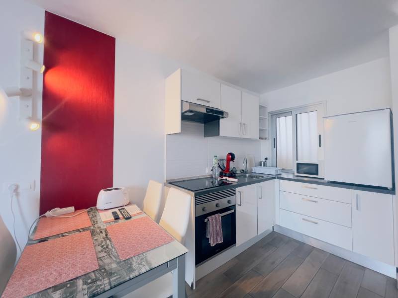 APARTMENT IN WINDSOR PARK FOR SALE
