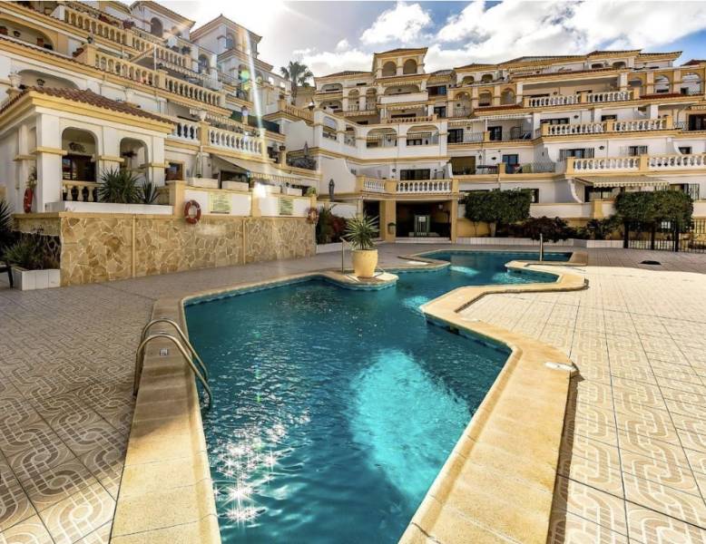 APARTMENT IN WINDSOR PARK FOR SALE