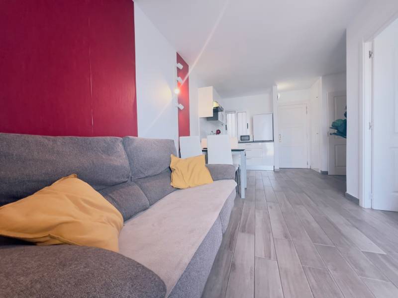 APARTMENT IN WINDSOR PARK FOR SALE