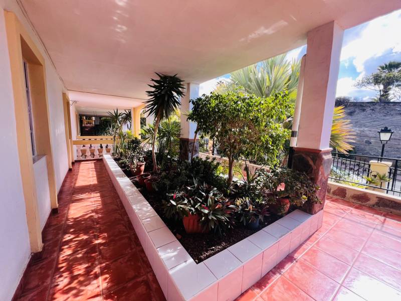 APARTMENT IN WINDSOR PARK FOR SALE