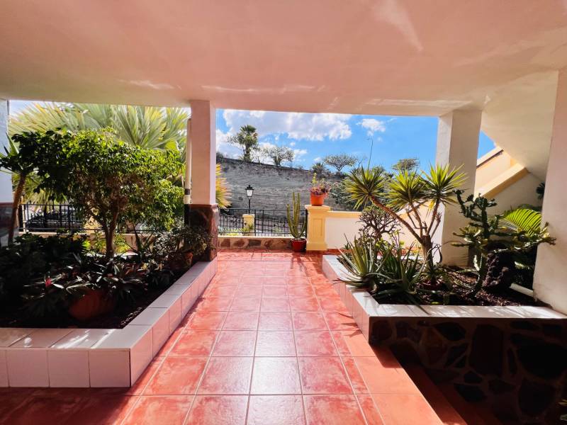 APARTMENT IN WINDSOR PARK FOR SALE