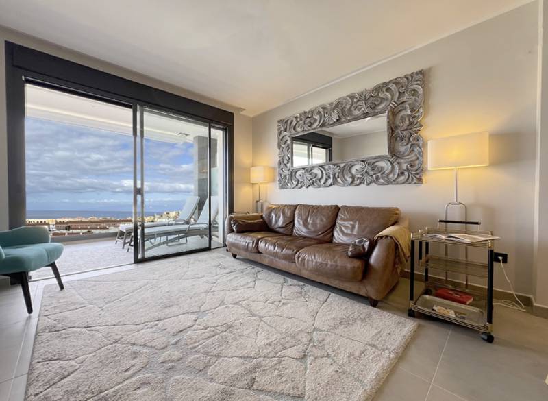 LUXURIOUS PENTHOUSE IN COSTA ADEJE FOR SALE