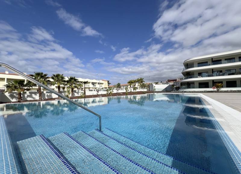 LUXURIOUS PENTHOUSE IN COSTA ADEJE FOR SALE